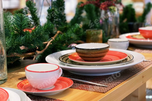 Preview: Table Setting with Christmas Decorations