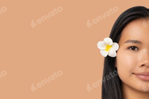 Preview: Woman enjoys spa treatment while taking care of her skin