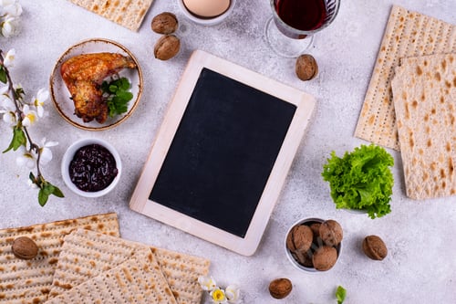 Preview: Traditional Passover Seder plate with symbolic foods. Symbolic of Jewish holiday Pesah.
