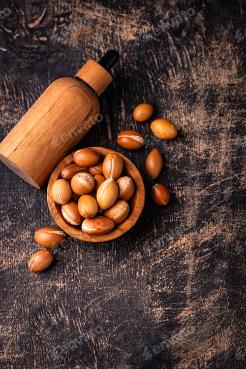 Preview: Moroccan argan seeds and oil for hair care