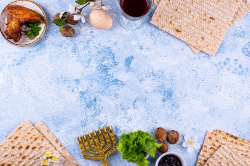 Preview: Traditional Passover Seder plate with symbolic foods. Symbolic of Jewish holiday Pesah.