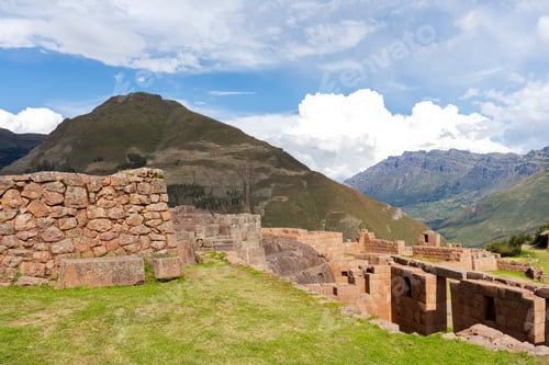 Preview: Pisac inca ruins with Andes mountains scenery, Peru