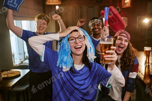 Preview: Portrait of Adult Friends Celebrating Sports Win in Pub