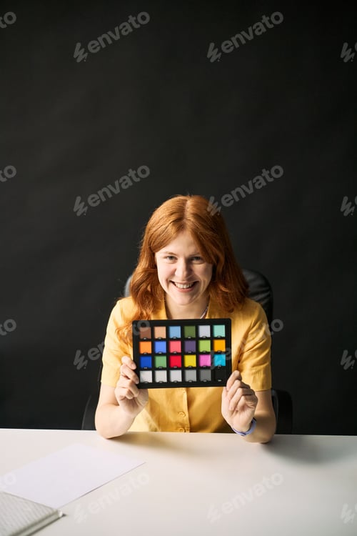 Preview: Portrait of Adult Woman Holding Color Palette for Blogger Stream