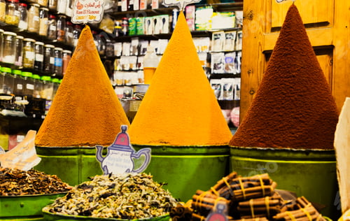 Preview: souvenirs and spices on the Jamaa el Fna market in old Medina, Marrakesh, Morocco