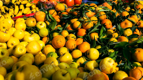 Preview: souvenirs and spices on the Jamaa el Fna market in old Medina, Marrakesh, Morocco