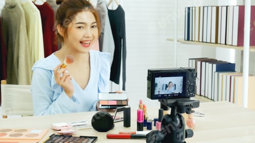 Preview: Beauty blogger video production for female fashion blog online cosmetic adviser record woman lifesty