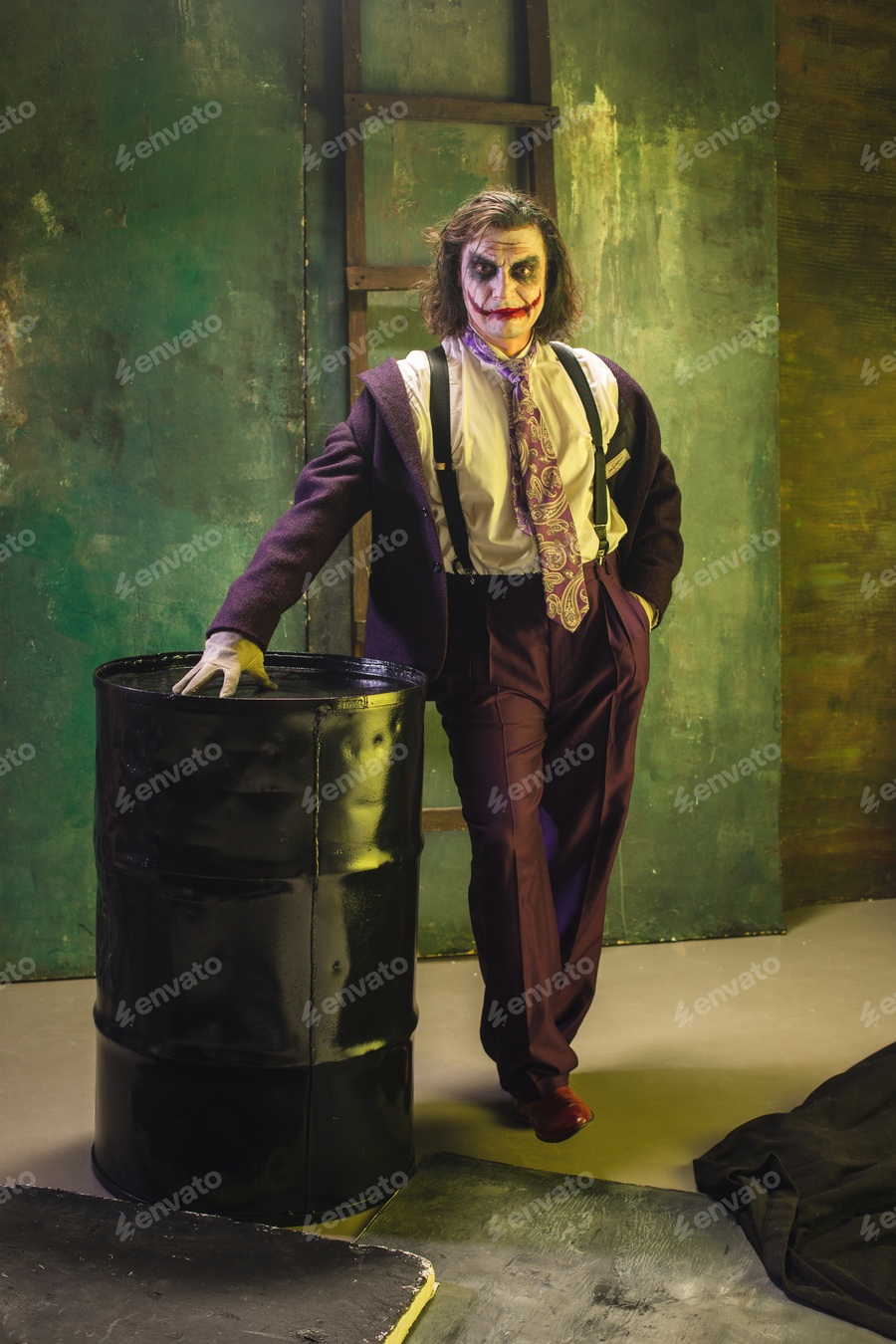 Cover for Bloody Halloween theme: crazy maniak face